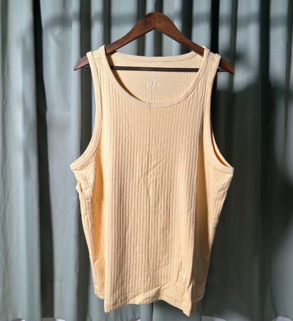 SLIM FIT RIBBED VEST - Image 1