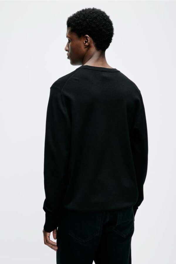 JUMPER - Image 2