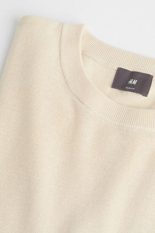 JUMPER - Image 2