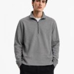 HALF ZIP SWEATSHIRT